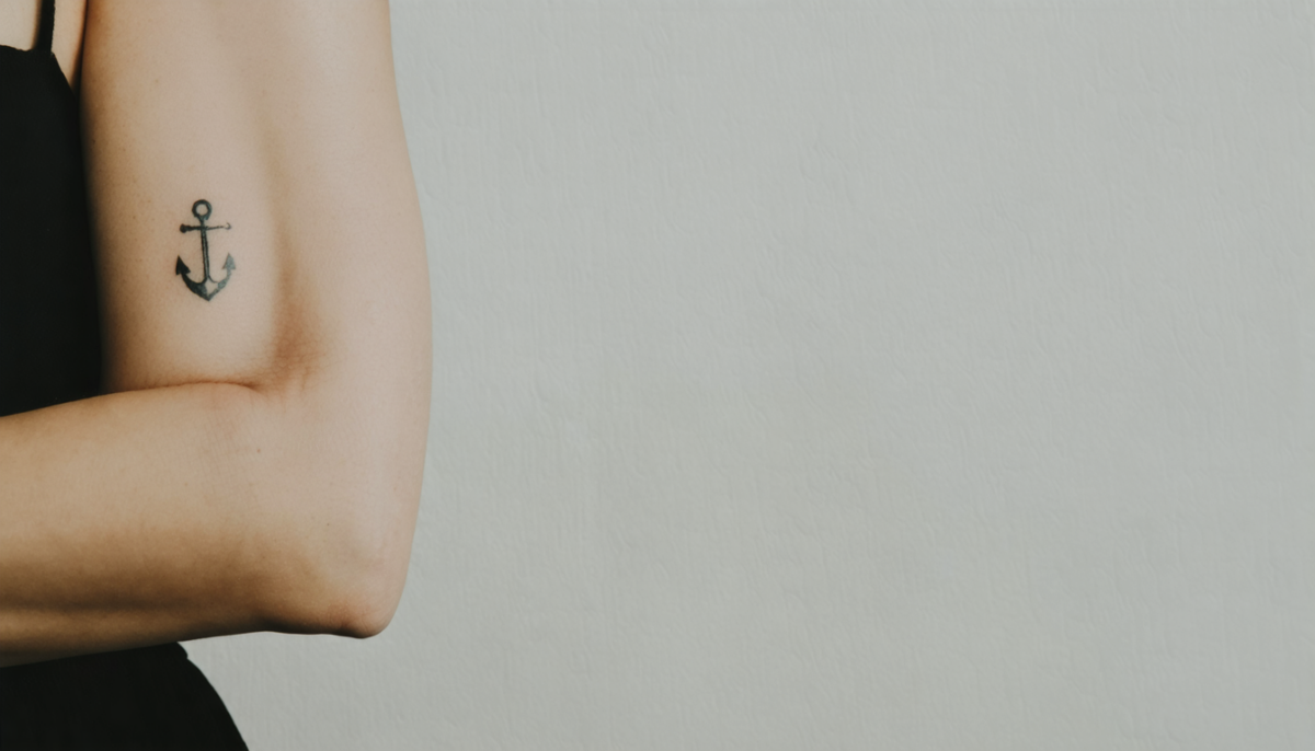 découvrez la signification du tatouage d’ancre, un symbole puissant représentant la stabilité, la force et un lien profond, parfait pour exprimer vos valeurs et votre identité.